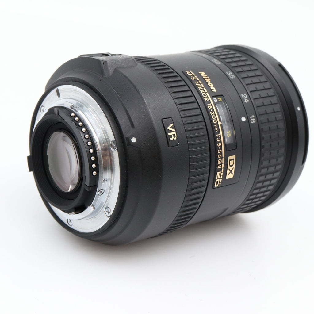 Nikon AF-S 18-200mm f/3.5-5.6G ED DX VR II used